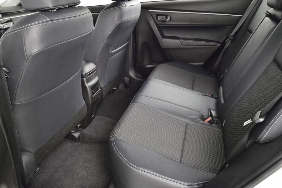  Toyota Corolla 2013 года  (EU) (фото 26 из 43)